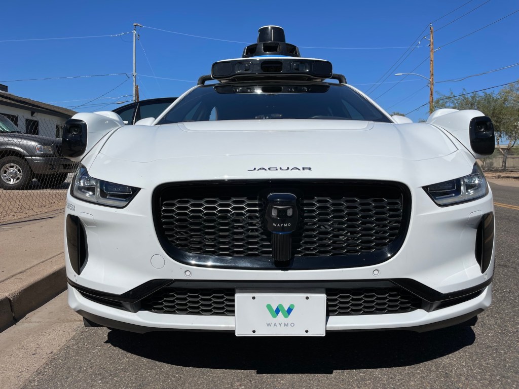 การสอบสวนรถยนต์ไร้คนขับของ Waymo หลังถูกเจอการชนและอุบัติการณ์จราจร